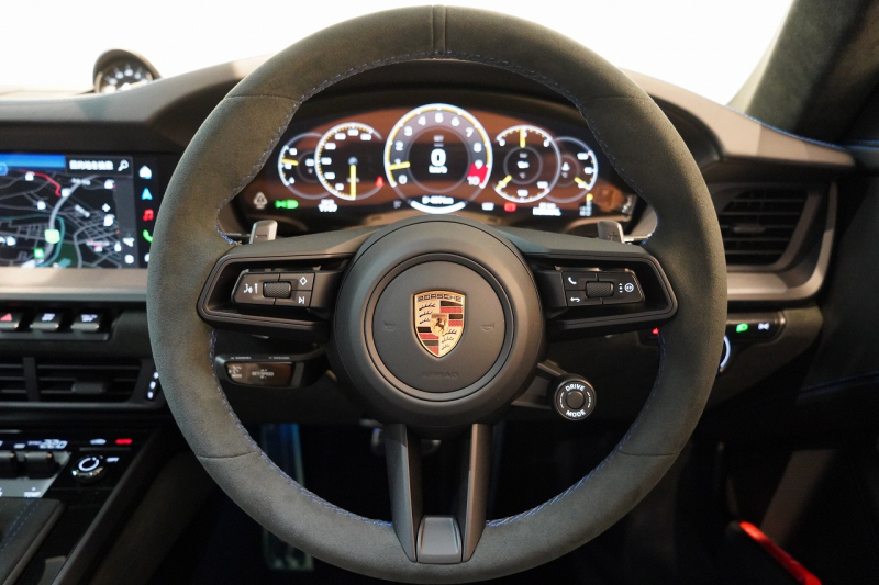 ポルシェ 911(Type992) GT3 PDK 後期モデル(Type992.2) 1オーナー OP407 PCCB フロントリフト HDマトリックスLEDヘッドライト(ティンテッド) クロノPKG 中古車 中古車