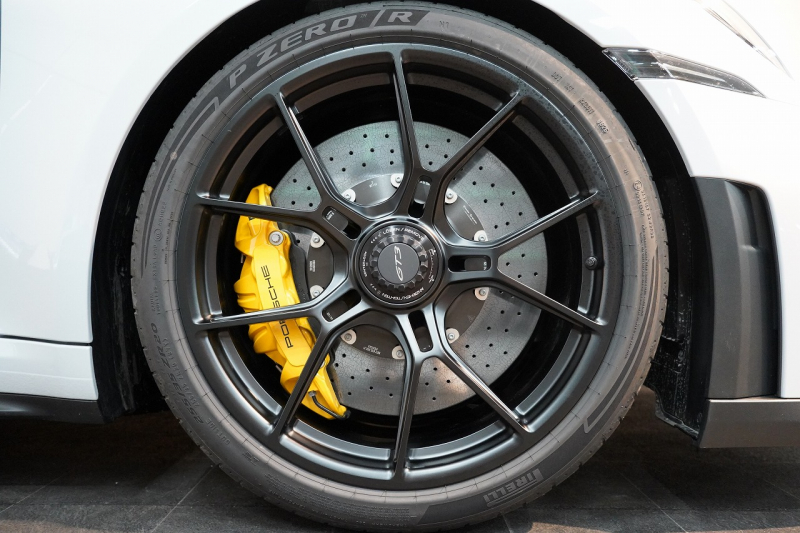 ポルシェ 911(Type992) GT3 PDK 後期モデル(Type992.2) 1オーナー OP407 PCCB フロントリフト HDマトリックスLEDヘッドライト(ティンテッド) クロノPKG 中古車 中古車