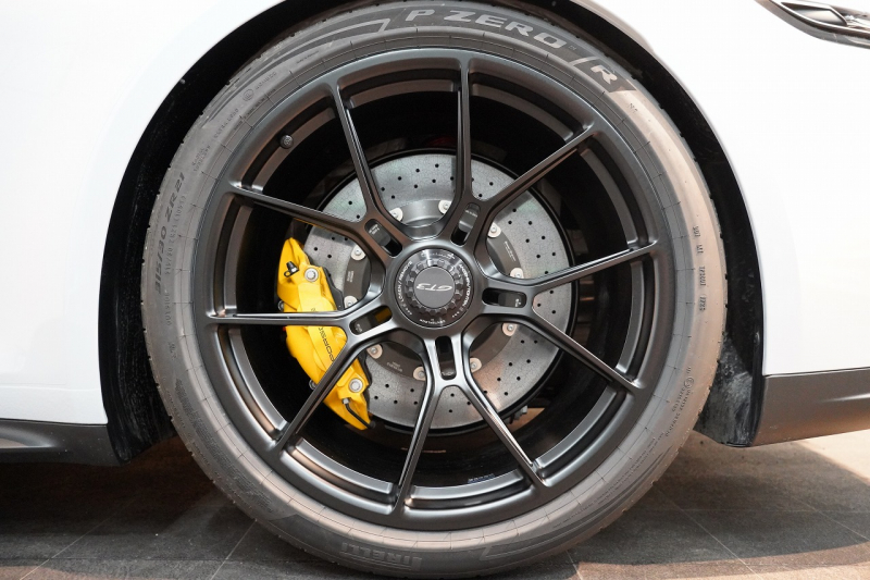 ポルシェ 911(Type992) GT3 PDK 後期モデル(Type992.2) 1オーナー OP407 PCCB フロントリフト HDマトリックスLEDヘッドライト(ティンテッド) クロノPKG 中古車 中古車