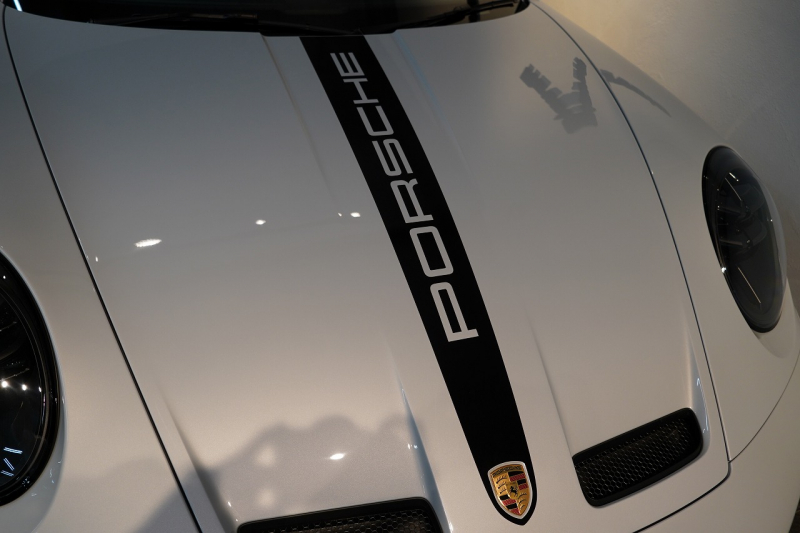ポルシェ 911(Type992) GT3 PDK 後期モデル(Type992.2) 1オーナー OP407 PCCB フロントリフト HDマトリックスLEDヘッドライト(ティンテッド) クロノPKG 中古車 中古車