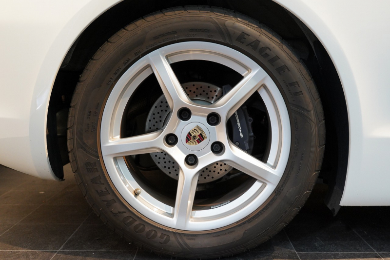 ポルシェ ボクスター(Type981) PDK 赤幌 ルクソールベージュインテリア スポーツステアリング スポーツテールパイプ 中古車 中古車