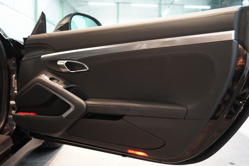 ポルシェ 911(Type991.1) Carrera S PDK スポーツクロノ スポーツエグゾースト ガラスSR オールレザー 延長保証令和6年6月 中古車 中古車