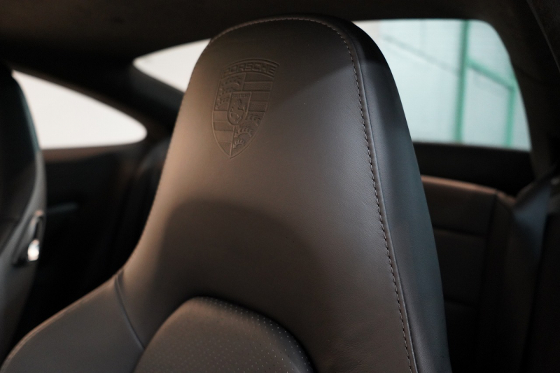 ポルシェ 911(Type991.1) Carrera S PDK スポーツクロノ スポーツエグゾースト ガラスSR オールレザー 延長保証令和6年6月 中古車 中古車