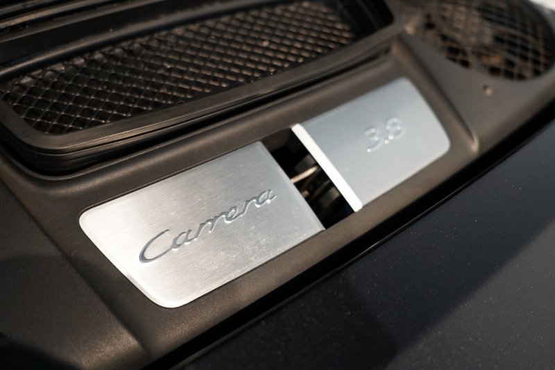 ポルシェ 911(Type991.1) Carrera S PDK スポーツクロノ スポーツエグゾースト ガラスSR オールレザー 延長保証令和6年6月 中古車 中古車