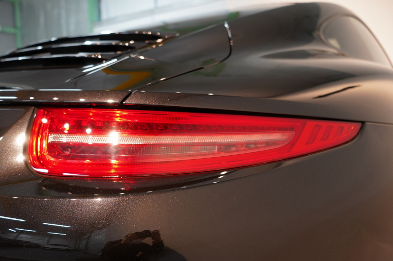 ポルシェ 911(Type991.1) Carrera S PDK スポーツクロノ スポーツエグゾースト ガラスSR オールレザー 延長保証令和6年6月 中古車 中古車