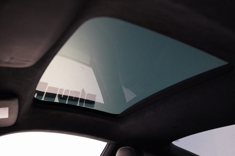 ポルシェ 911(Type991.1) Carrera S PDK スポーツクロノ スポーツエグゾースト ガラスSR オールレザー 延長保証令和6年6月 中古車 中古車