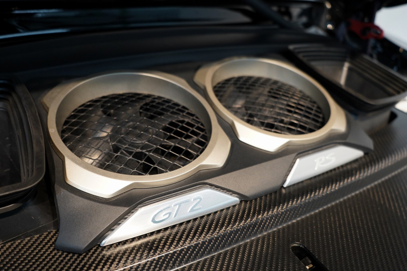 ポルシェ 911(Type991.2) GT2RS オプション493万 ヴァイザッハPKG レザーインテリア×レッドステッチ 中古車 中古車