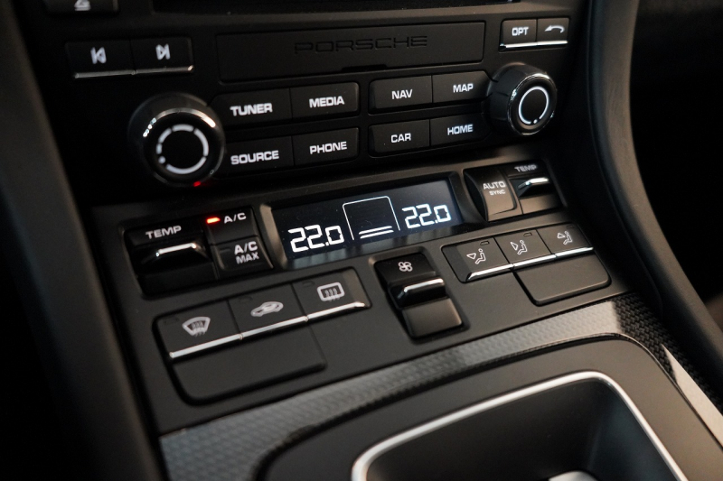 ポルシェ 911(Type991.2) GT2RS オプション493万 ヴァイザッハPKG レザーインテリア×レッドステッチ 中古車 中古車