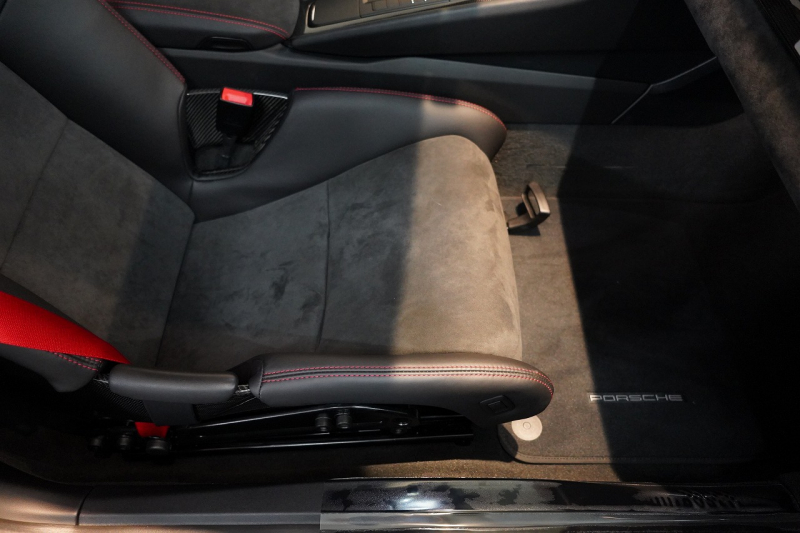 ポルシェ 911(Type991.2) GT2RS オプション493万 ヴァイザッハPKG レザーインテリア×レッドステッチ 中古車 中古車