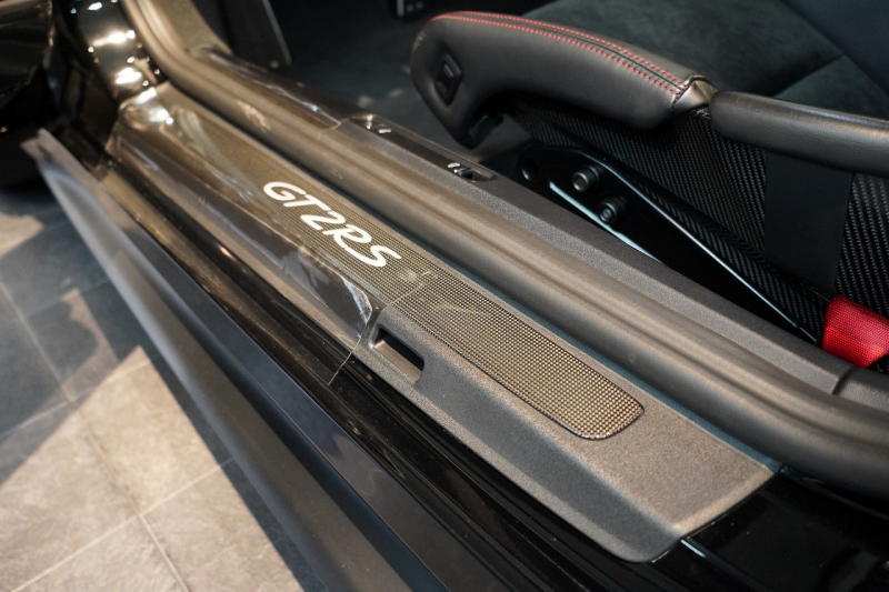 ポルシェ 911(Type991.2) GT2RS オプション493万 ヴァイザッハPKG レザーインテリア×レッドステッチ 中古車 中古車