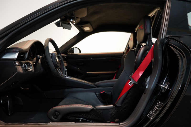 ポルシェ 911(Type991.2) GT2RS オプション493万 ヴァイザッハPKG レザーインテリア×レッドステッチ 中古車 中古車