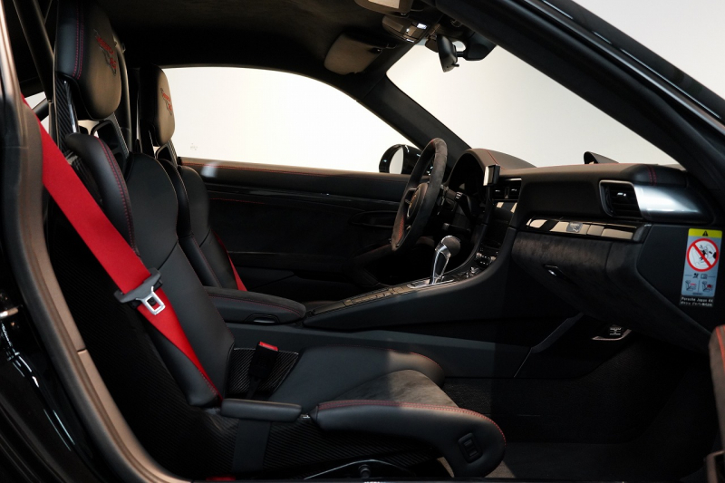 ポルシェ 911(Type991.2) GT2RS オプション493万 ヴァイザッハPKG レザーインテリア×レッドステッチ 中古車 中古車
