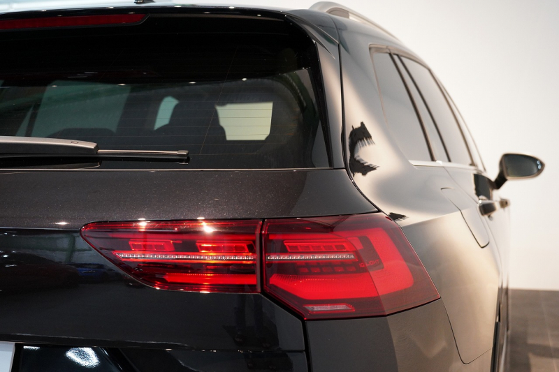 フォルクスワーゲン ゴルフヴァリアント R 1オーナー DCCパッケージ デジタルコックピットプロ IQライト 中古車 中古車