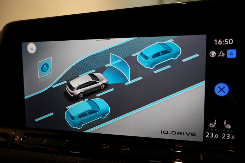 フォルクスワーゲン ゴルフヴァリアント R 1オーナー DCCパッケージ デジタルコックピットプロ IQライト 中古車 中古車