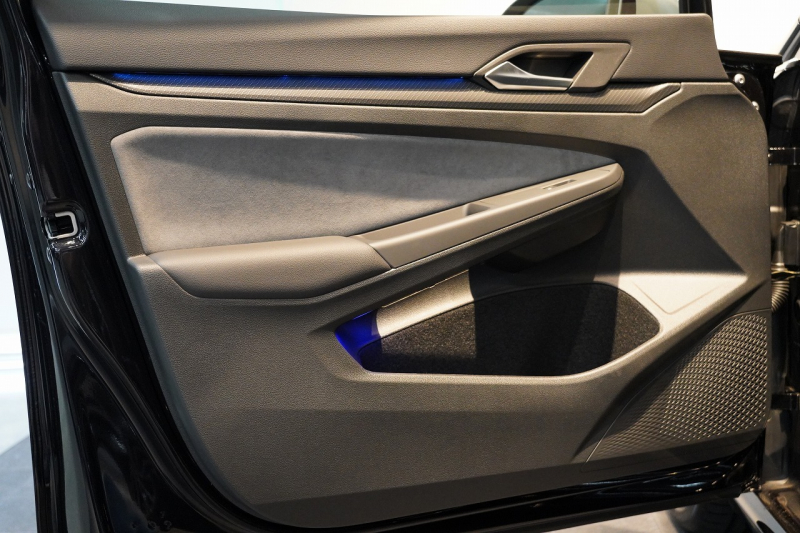 フォルクスワーゲン ゴルフヴァリアント R 1オーナー DCCパッケージ デジタルコックピットプロ IQライト 中古車 中古車