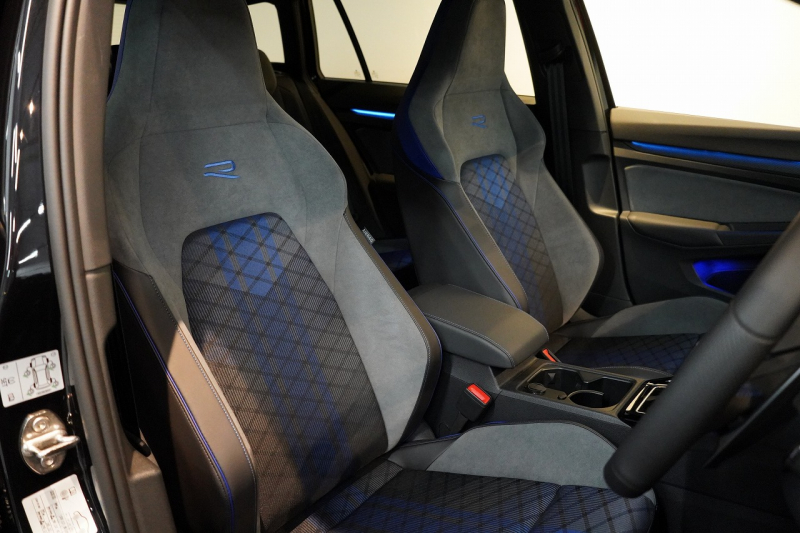 フォルクスワーゲン ゴルフヴァリアント R 1オーナー DCCパッケージ デジタルコックピットプロ IQライト 中古車 中古車