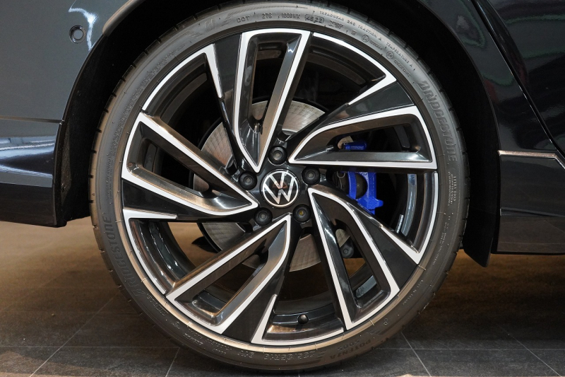 フォルクスワーゲン ゴルフヴァリアント R 1オーナー DCCパッケージ デジタルコックピットプロ IQライト 中古車 中古車