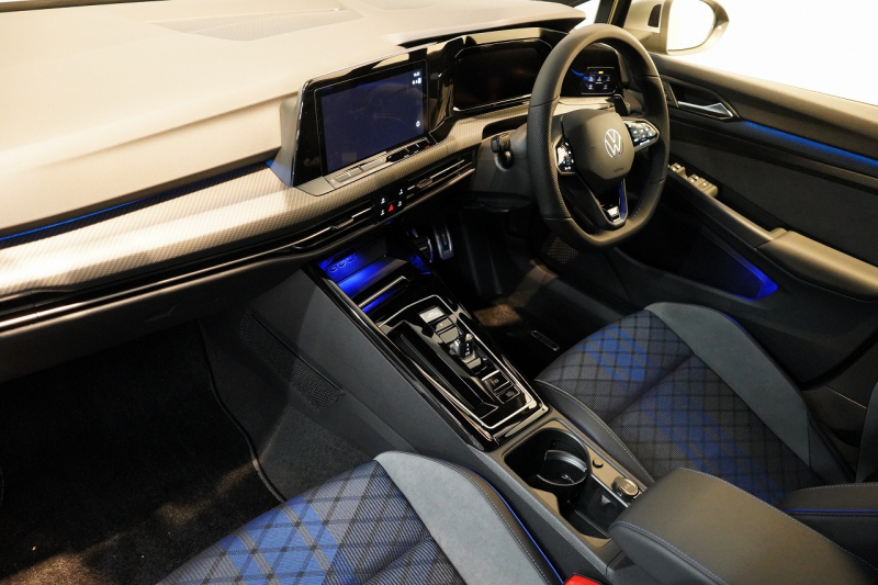 フォルクスワーゲン ゴルフヴァリアント R 1オーナー DCCパッケージ デジタルコックピットプロ IQライト 中古車 中古車