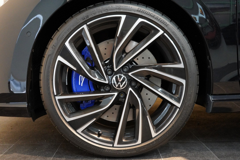 フォルクスワーゲン ゴルフヴァリアント R 1オーナー DCCパッケージ デジタルコックピットプロ IQライト 中古車 中古車