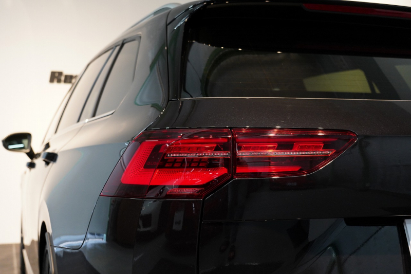 フォルクスワーゲン ゴルフヴァリアント R 1オーナー DCCパッケージ デジタルコックピットプロ IQライト 中古車 中古車