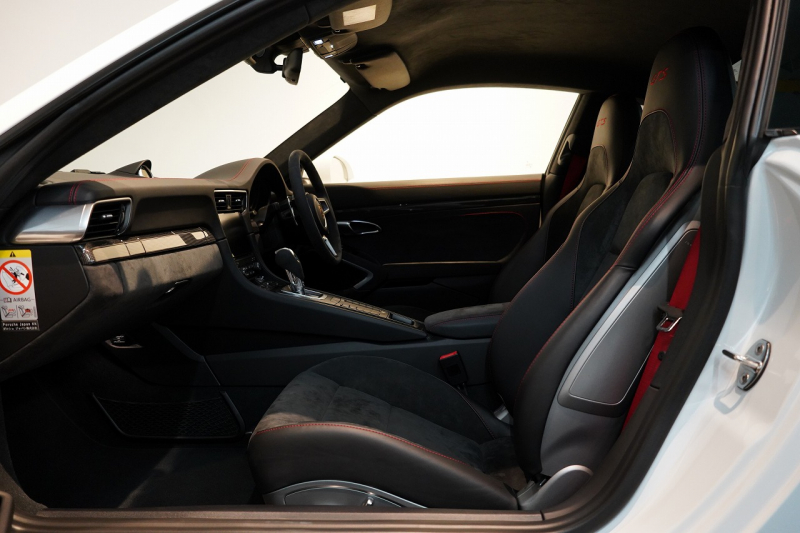 ポルシェ 911(Type991.2) Carrera 4 GTS GTSインテリア&カーボンインテリア フロントリフト  キャララホワイト 中古車 中古車