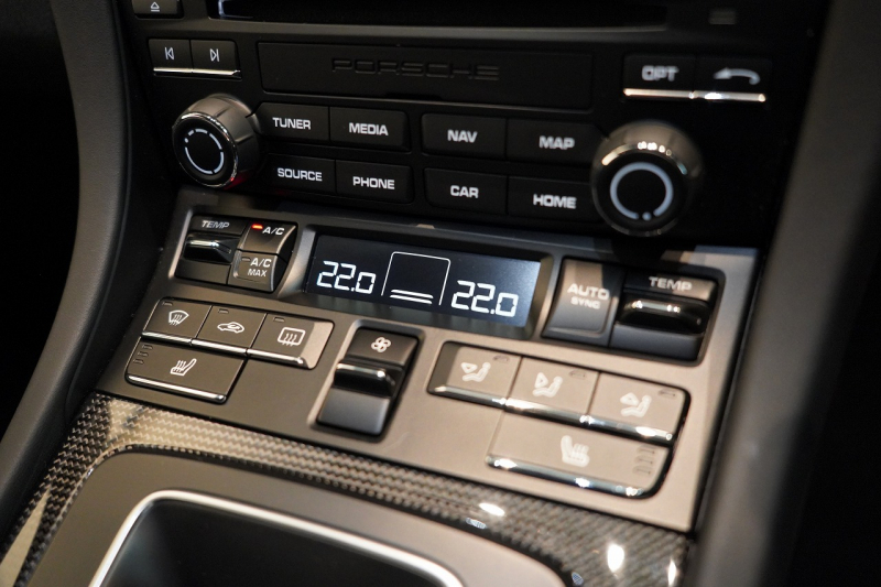 ポルシェ 911(Type991.2) Carrera 4 GTS GTSインテリア&カーボンインテリア フロントリフト  キャララホワイト 中古車 中古車