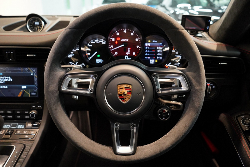 ポルシェ 911(Type991.2) Carrera 4 GTS GTSインテリア&カーボンインテリア フロントリフト  キャララホワイト 中古車 中古車