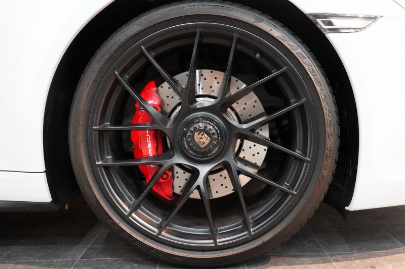 ポルシェ 911(Type991.2) Carrera 4 GTS GTSインテリア&カーボンインテリア フロントリフト  キャララホワイト 中古車 中古車