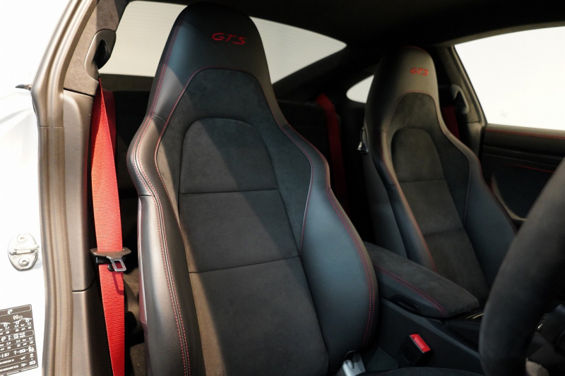 ポルシェ 911(Type991.2) Carrera 4 GTS GTSインテリア&カーボンインテリア フロントリフト  キャララホワイト 中古車 中古車