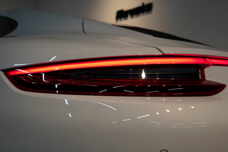 ポルシェ 911(Type991.2) Carrera 4 GTS GTSインテリア&カーボンインテリア フロントリフト  キャララホワイト 中古車 中古車