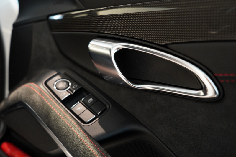 ポルシェ 911(Type991.2) Carrera 4 GTS GTSインテリア&カーボンインテリア フロントリフト  キャララホワイト 中古車 中古車