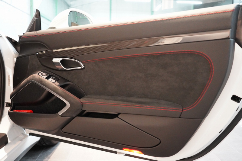 ポルシェ 911(Type991.2) Carrera 4 GTS GTSインテリア&カーボンインテリア フロントリフト  キャララホワイト 中古車 中古車