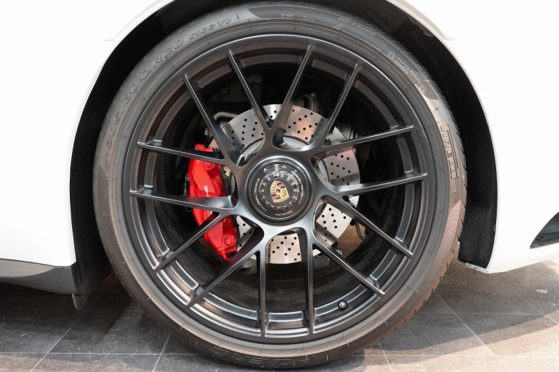 ポルシェ 911(Type991.2) Carrera 4 GTS GTSインテリア&カーボンインテリア フロントリフト  キャララホワイト 中古車 中古車