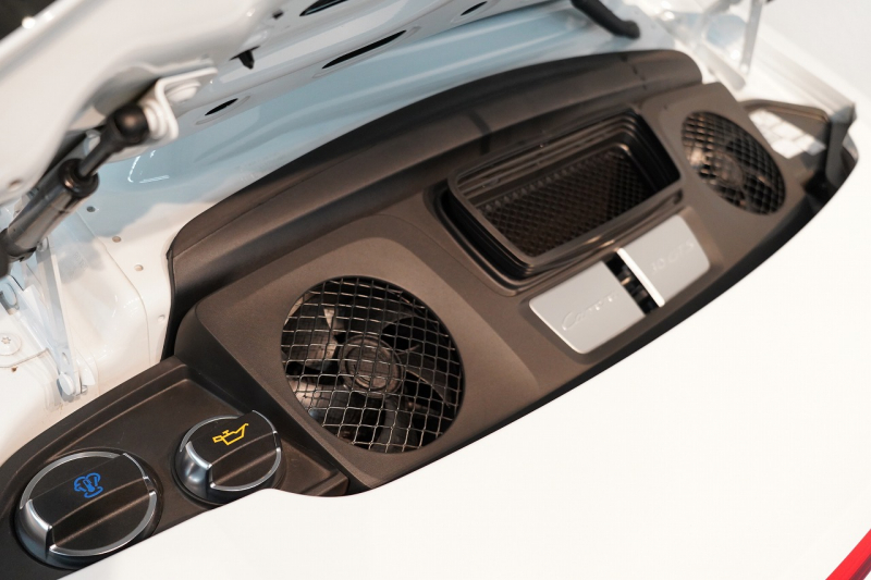 ポルシェ 911(Type991.2) Carrera 4 GTS GTSインテリア&カーボンインテリア フロントリフト  キャララホワイト 中古車 中古車