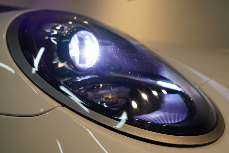 ポルシェ 911(Type991.2) Carrera 4 GTS GTSインテリア&カーボンインテリア フロントリフト  キャララホワイト 中古車 中古車