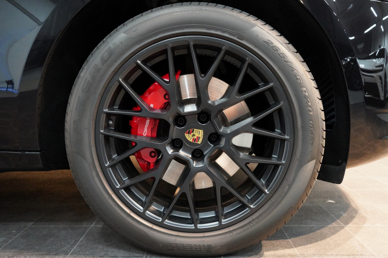 ポルシェ マカン GTS PASM付エアサス PDLS+LEDヘッドライト フルレザーインテリア レーンキープ&チェンジ 中古車 中古車