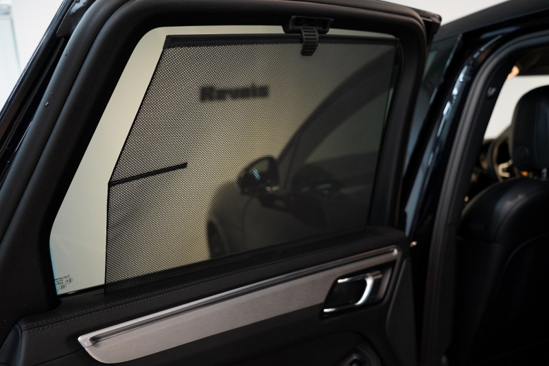 ポルシェ マカン GTS PASM付エアサス PDLS+LEDヘッドライト フルレザーインテリア レーンキープ&チェンジ 中古車 中古車