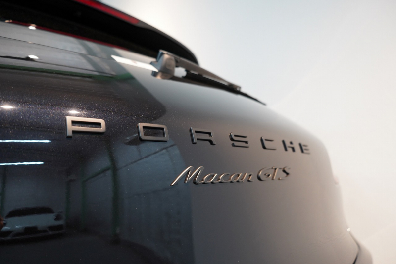 ポルシェ マカン GTS PASM付エアサス PDLS+LEDヘッドライト フルレザーインテリア レーンキープ&チェンジ 中古車 中古車