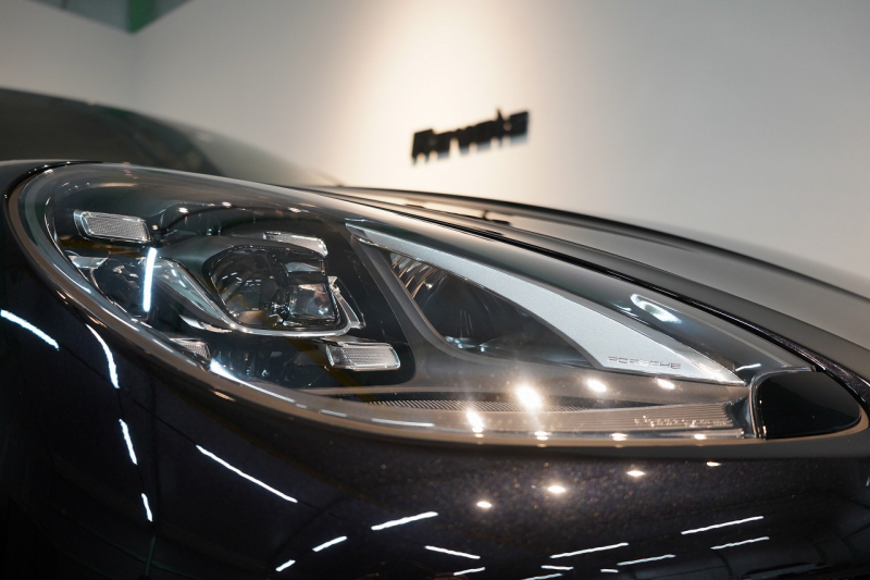 ポルシェ マカン GTS PASM付エアサス PDLS+LEDヘッドライト フルレザーインテリア レーンキープ&チェンジ 中古車 中古車