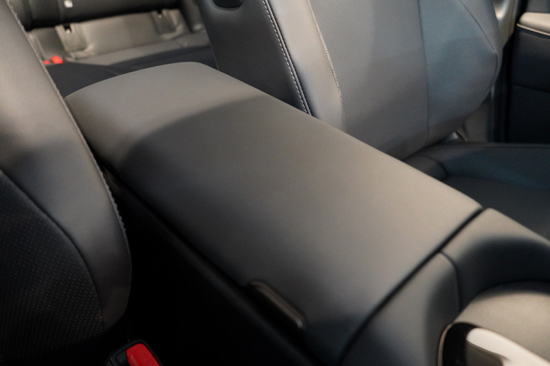 トヨタ クラウン スポーツ SPORT Z 1オーナー パノラマルーフ 中古車 中古車