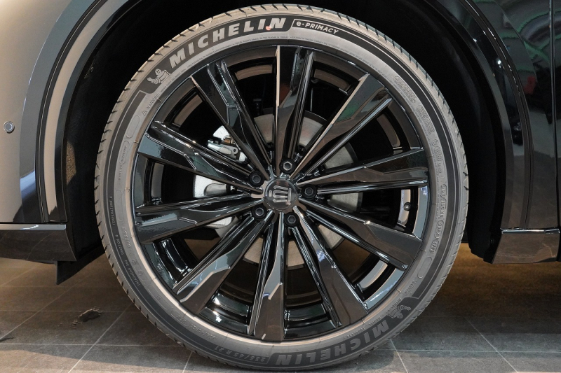 トヨタ クラウン スポーツ SPORT Z 1オーナー パノラマルーフ 中古車 中古車