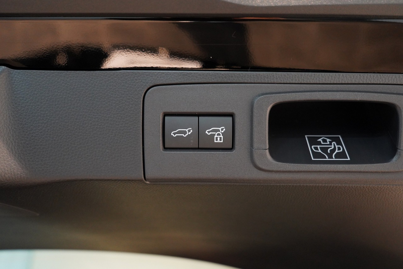 トヨタ クラウン スポーツ SPORT Z 1オーナー パノラマルーフ 中古車 中古車