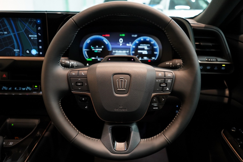 トヨタ クラウン スポーツ SPORT Z 1オーナー パノラマルーフ 中古車 中古車