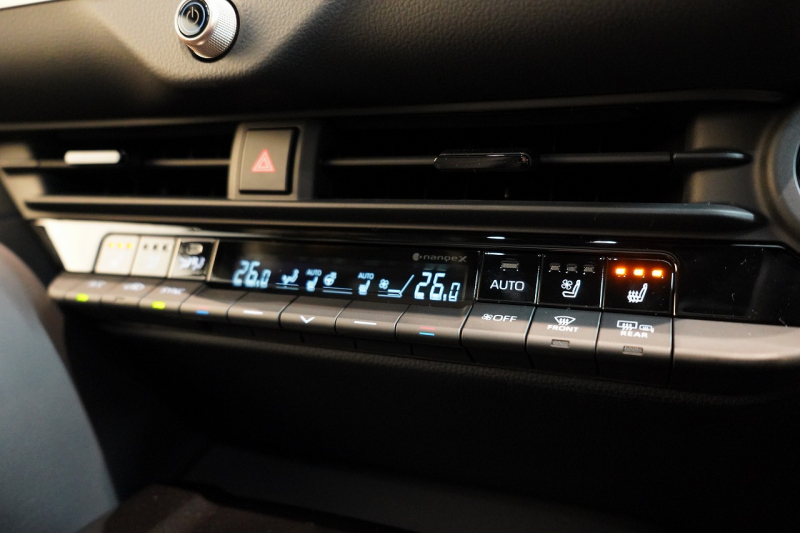 トヨタ クラウン スポーツ SPORT Z 1オーナー パノラマルーフ 中古車 中古車