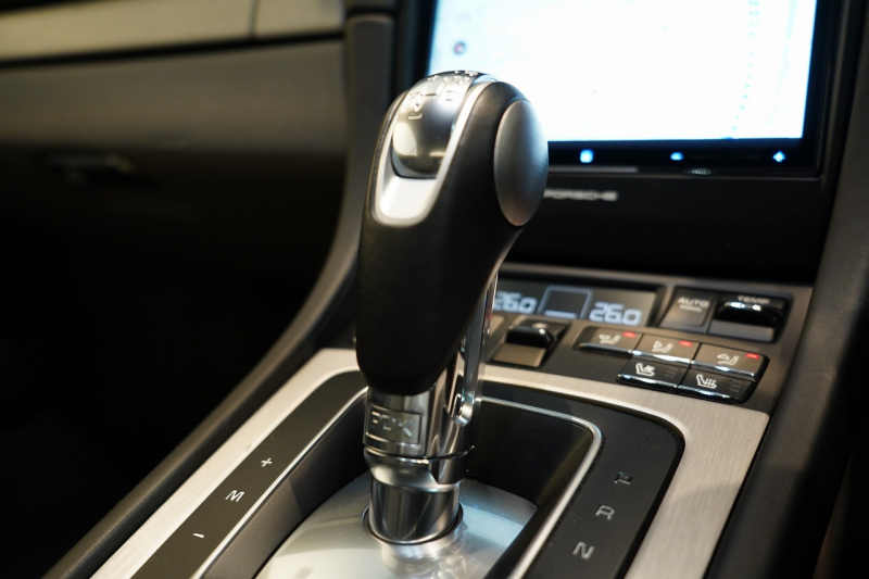 ポルシェ 911(Type991.1) Carrera S Cabriolet スポクロ スポエグ ツートンオールレザー スポーツステアリング 中古車 中古車