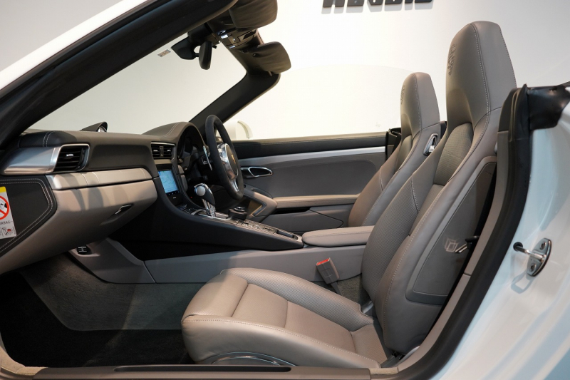 ポルシェ 911(Type991.1) Carrera S Cabriolet スポクロ スポエグ ツートンオールレザー スポーツステアリング 中古車 中古車