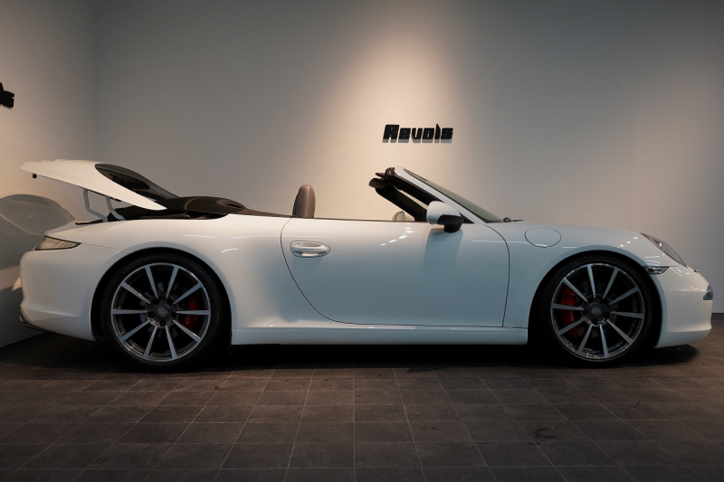ポルシェ 911(Type991.1) Carrera S Cabriolet スポクロ スポエグ ツートンオールレザー スポーツステアリング 中古車 中古車