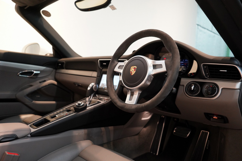 ポルシェ 911(Type991.1) Carrera S Cabriolet スポクロ スポエグ ツートンオールレザー スポーツステアリング 中古車 中古車