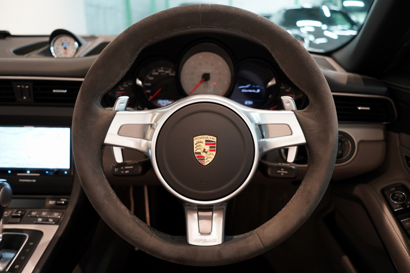 ポルシェ 911(Type991.1) Carrera S Cabriolet スポクロ スポエグ ツートンオールレザー スポーツステアリング 中古車 中古車