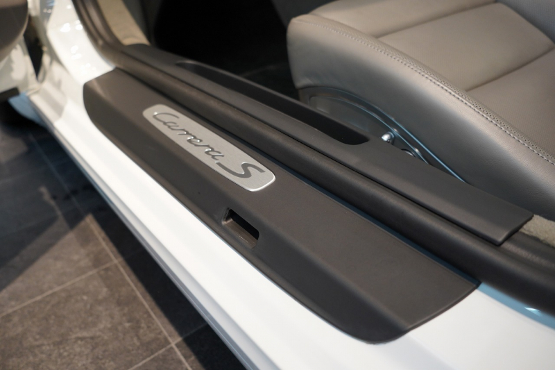 ポルシェ 911(Type991.1) Carrera S Cabriolet スポクロ スポエグ ツートンオールレザー スポーツステアリング 中古車 中古車